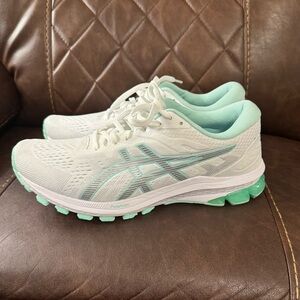 ASICS Women’s GT Running Mint/White Size 9.5